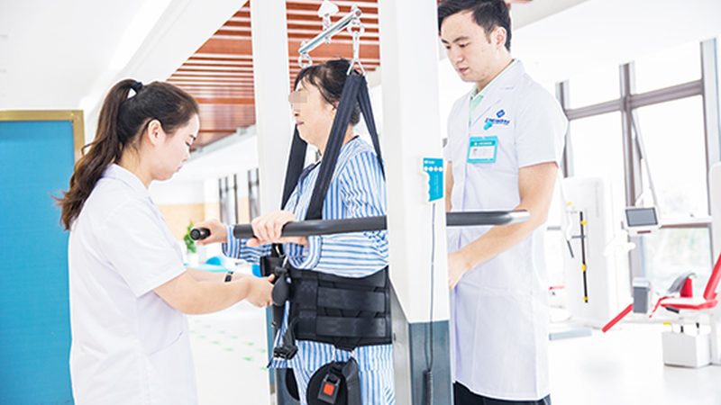社区养老与居家养老：适合哪些老人的智慧选择